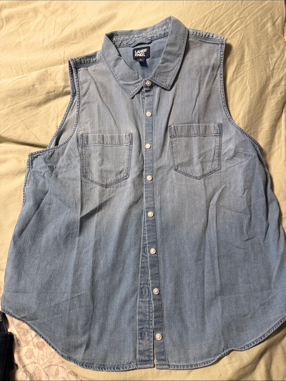 Lands' End Light Blue Sleeveless Chambray Button-Front Shirt